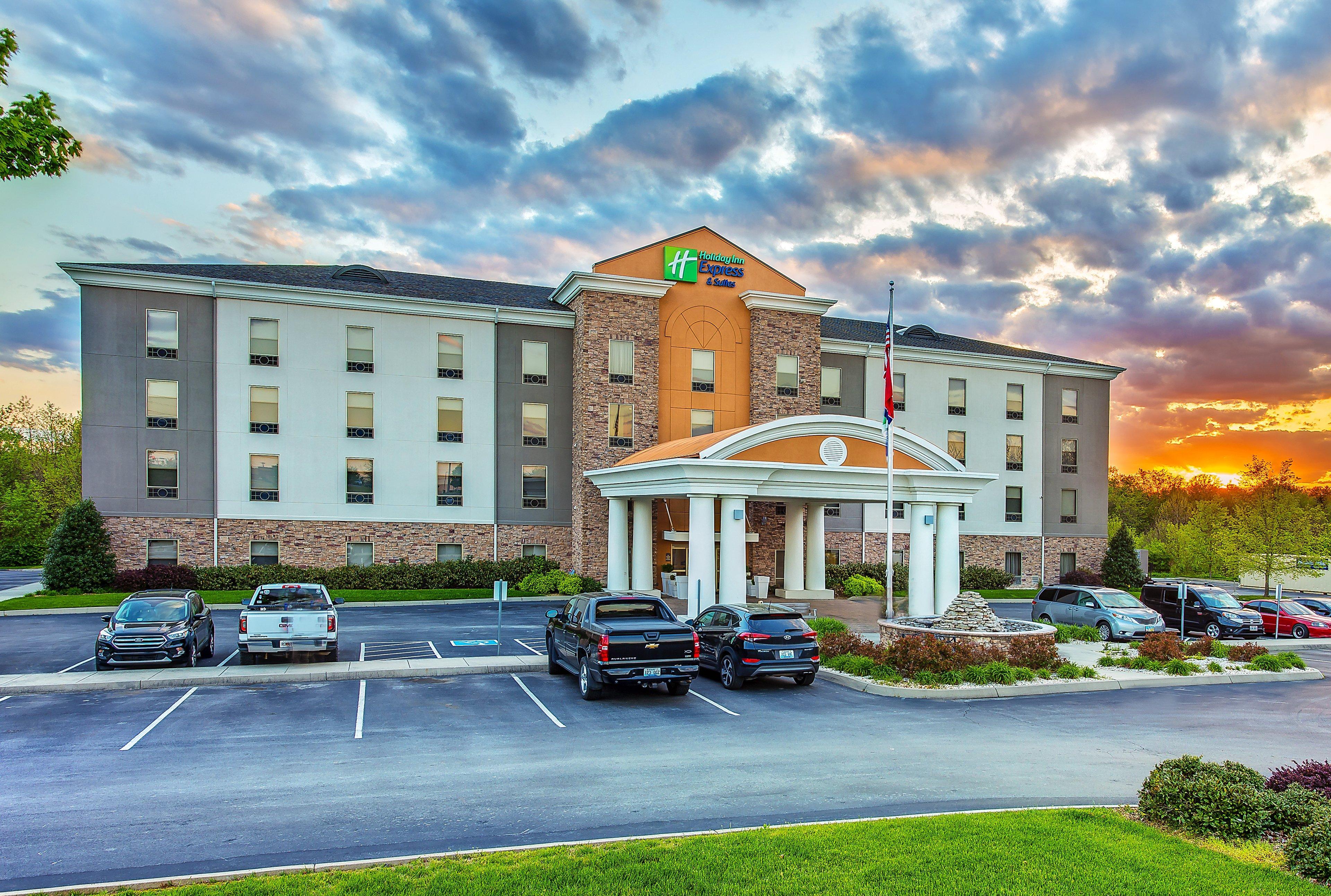 Holiday Inn Express & Suites Morristown By Ihg Exterior photo