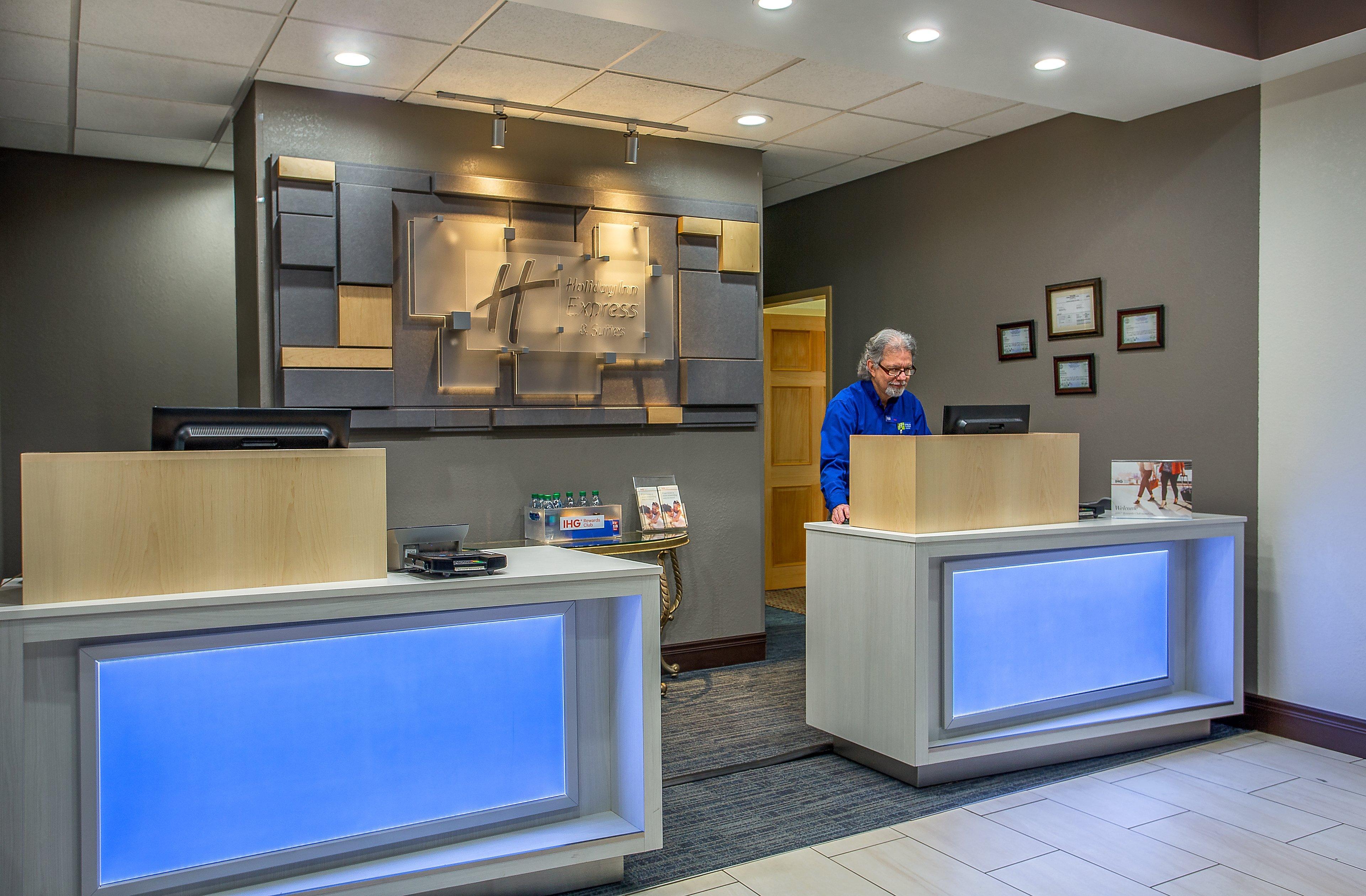 Holiday Inn Express & Suites Morristown By Ihg Exterior photo