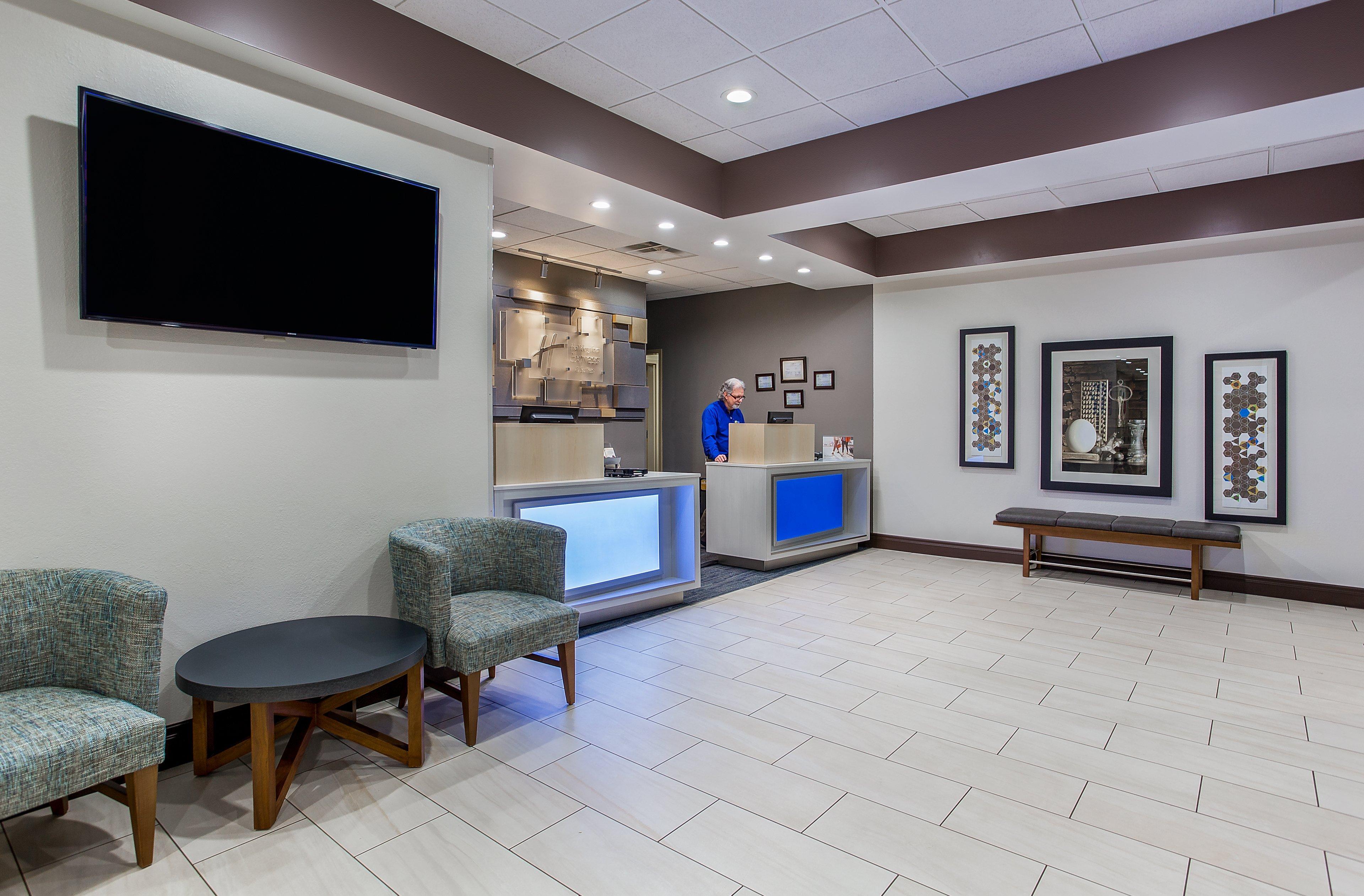 Holiday Inn Express & Suites Morristown By Ihg Exterior photo