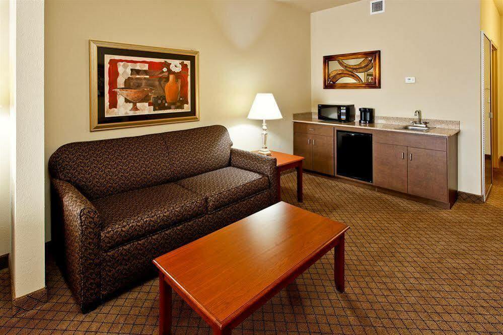 Holiday Inn Express & Suites Morristown By Ihg Exterior photo
